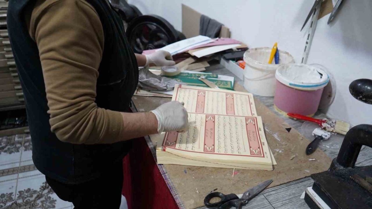 Vanlı cilt ustası yarım asırlık zanaatını teknolojiye karşı koruyor