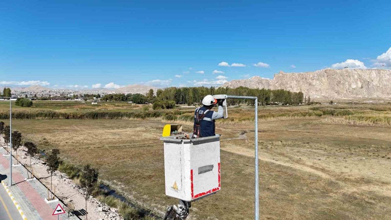 VEDAŞ’tan gündüz yanan aydınlatma açıklaması