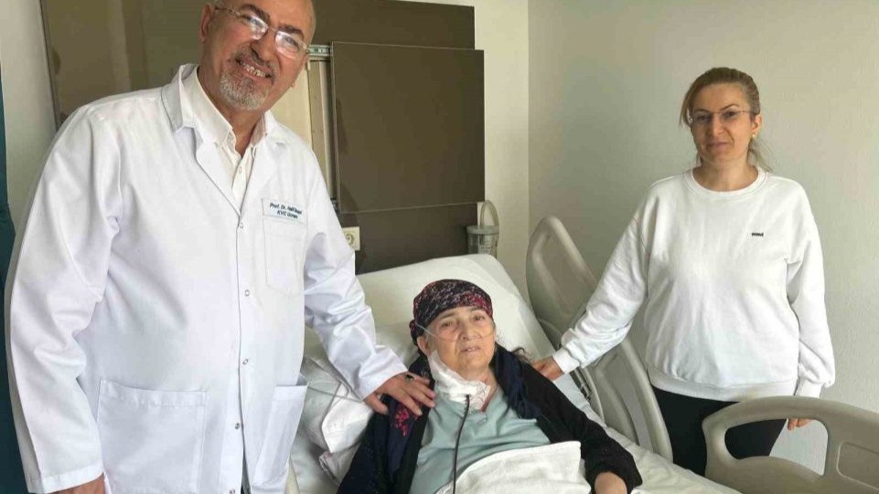 20 Yıllık Tümör Başarılı Ameliyatla Alındı