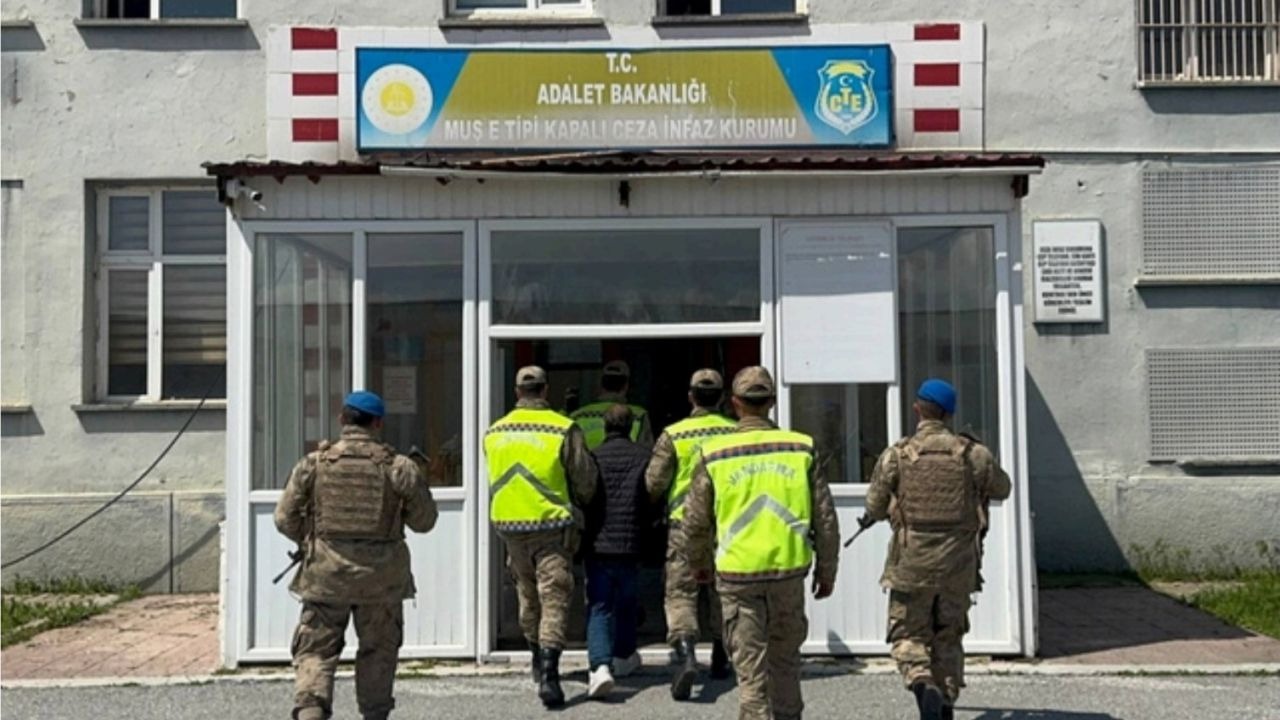 30 yıl hapis cezası bulunan şahıs Muş’ta yakayı eleverdi