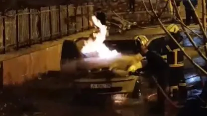 Seyir halindeki araç alev aldı