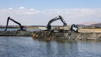 2 milyon 86 bin metreküp dip çamuru Van Gölü diplerinden çıkarıldı