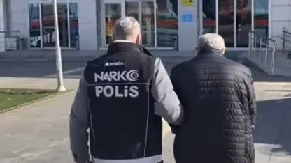 10 yıl 10 ay hapis cezası bulunan şahıs araç bagajında yakalandı