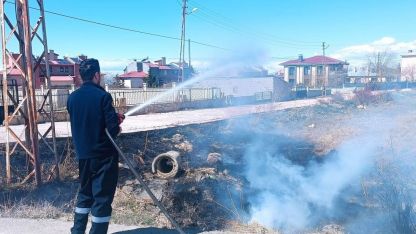 Van Edremit'te anız yangını