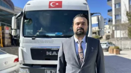 İran’daki savaş mağdurları için Van’dan 3 yardım tırı gönderildi