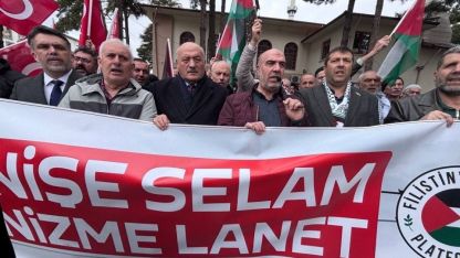 Cuma Namazı Çıkışı Filistin için tek yürek çağrısı