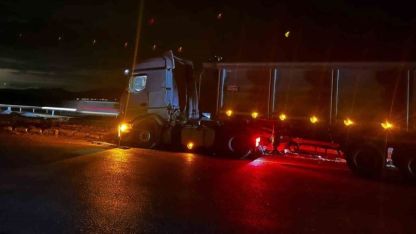 Aşkale’de zincirleme kaza: 4 jandarma personeli yaralandı