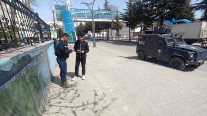 Bitlis'in Tatvan ilçesinde okul çevrelerinde güvenlik önlemleri artırıldı