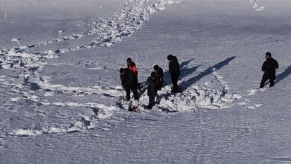 Van Bahçesaray yolunda çığ incelemesi yapıldı