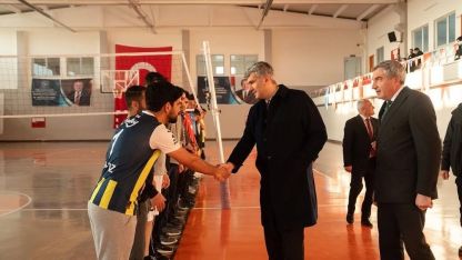 Ağrı Diyadin’de kurumlar arası voleybol turnuvası başladı