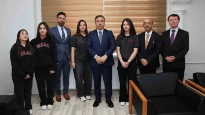 Erzincan Mustafa Doğan Anadolu Lisesi’nde şehitler için saygı programı