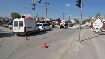 Beton pompası devrildi, faciadan dönüldü