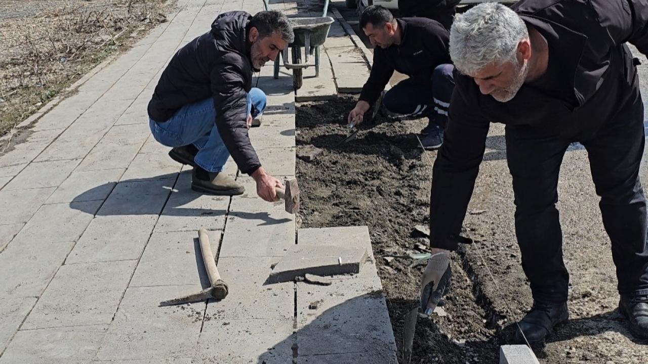Ağrı Belediyesi Kent Genelinde Temizlik ve Bakım Onarım Çalışmaları Başlattı