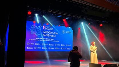 Ağrı gençleri Kars’ta sahne aldı