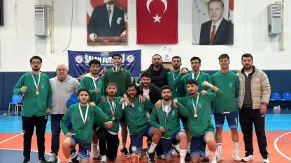 Ağrı İbrahim Çeçen Üniversitesi futsalda çifte gurur yaşattı