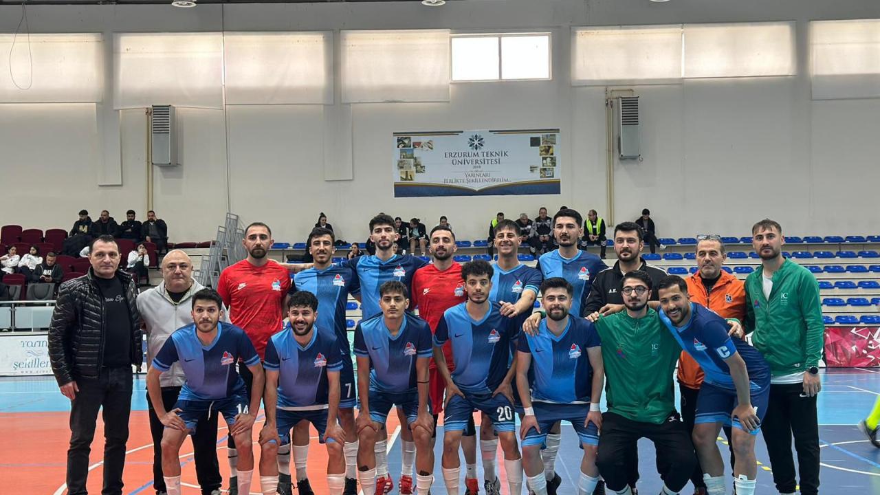 Ağrı İbrahim Çeçen Üniversitesi futsalda çifte gurur yaşattı