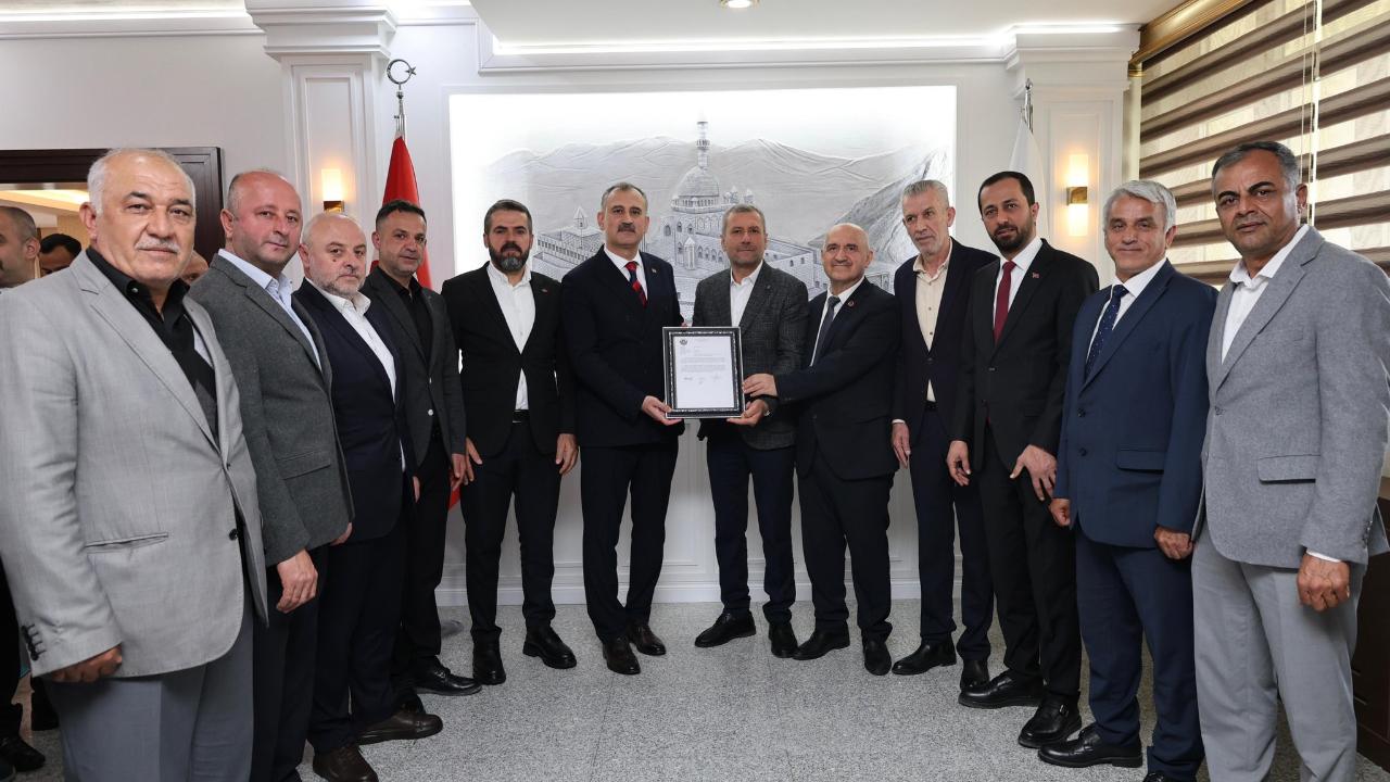 Ağrı Valisi Bozkurt Hemşehrilerini Ağırladı