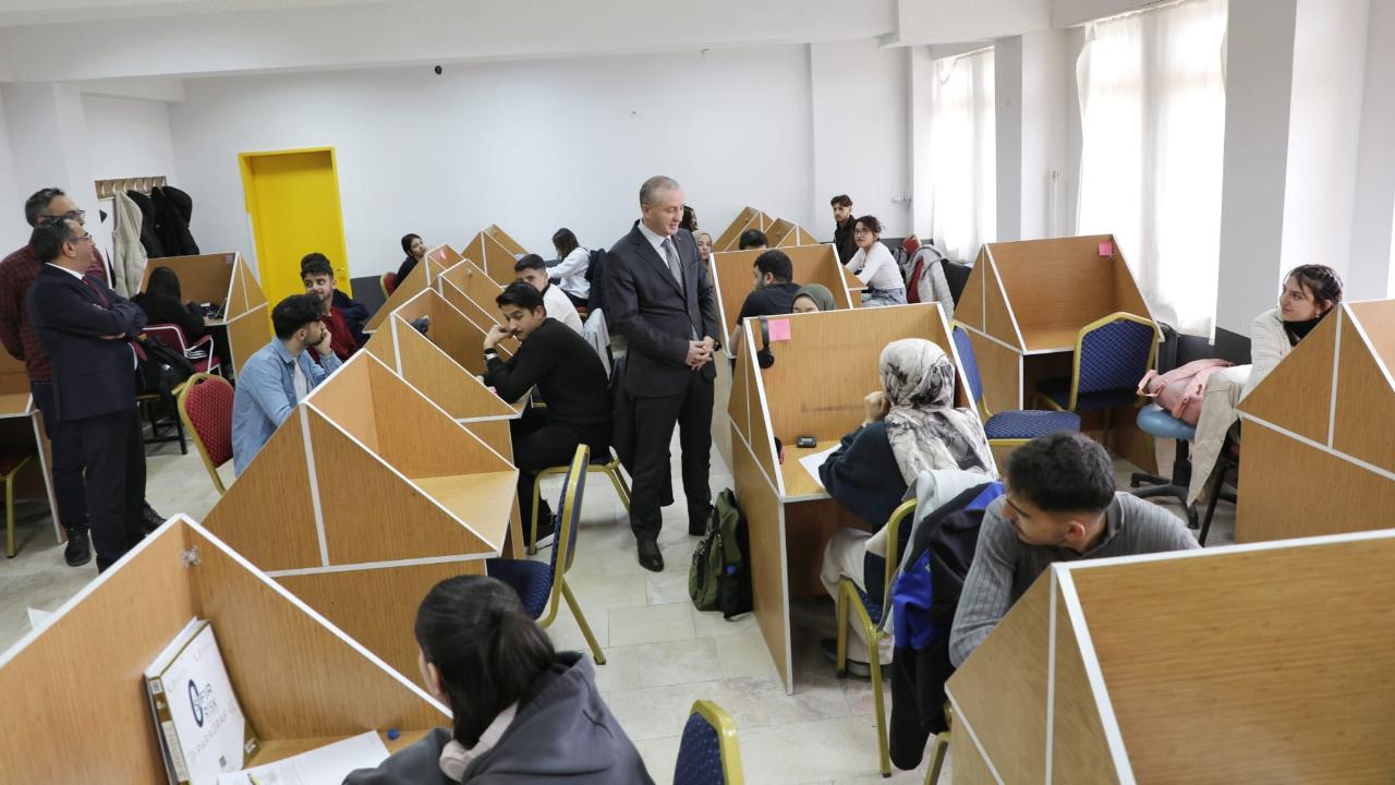Ağrı’da 12. Sınıflara Yoğun Sınav Mesaisi