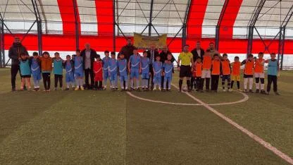 Ağrı’da 23 Nisan etkinlikleri kapsamında “Minikler Futbol Turnuvası” başladı