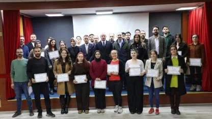 Ağrı’da 3 boyutlu yazıcı eğitimi alan öğretmenlere katılım belgeleri verildi