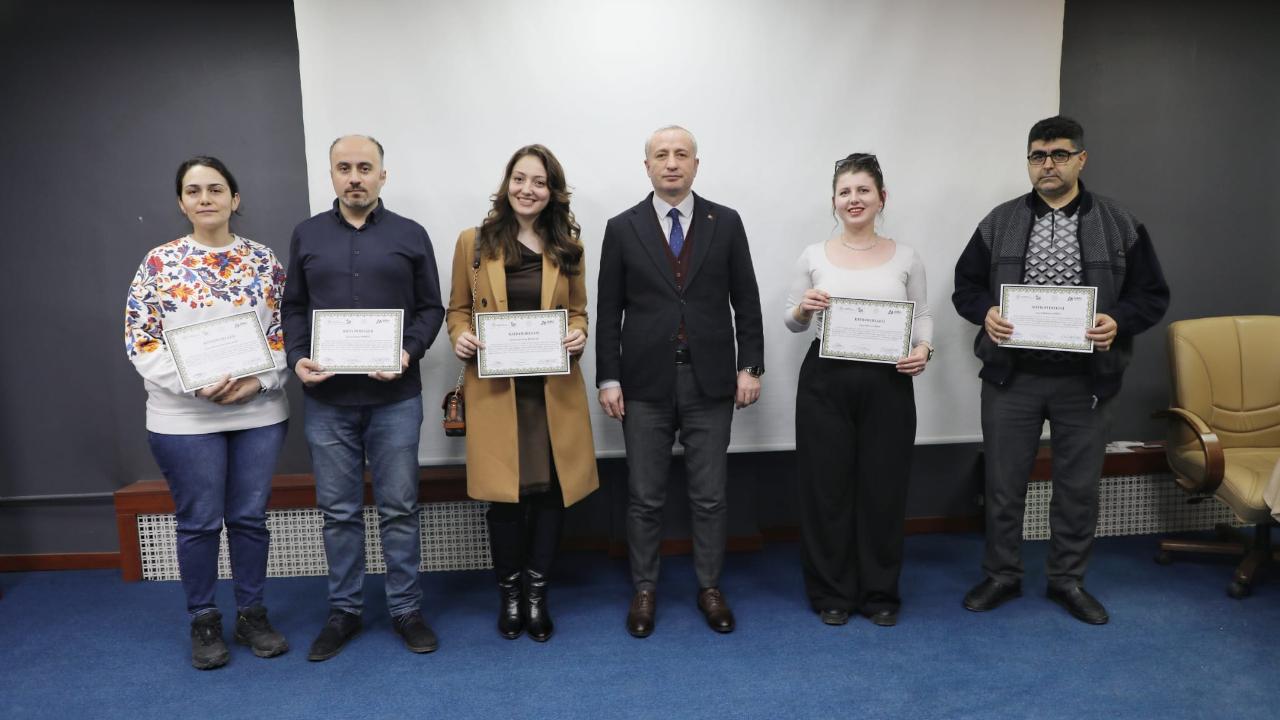 Ağrı’da 3 boyutlu yazıcı eğitimi alan öğretmenlere katılım belgeleri verildi