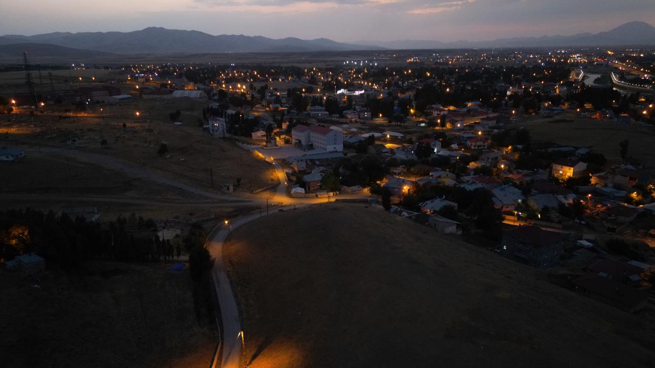 Ağrı’da gecenin büyüleyen manzarası