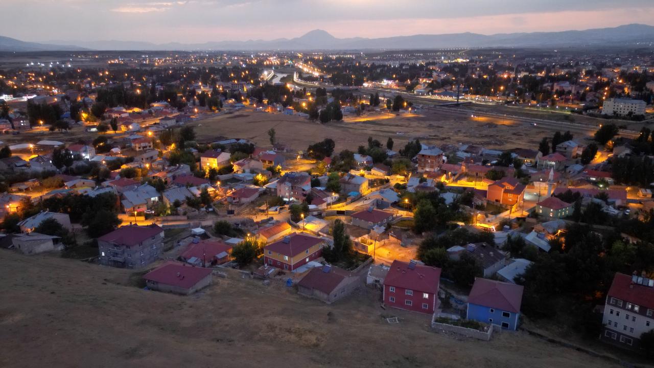 Ağrı’da gecenin büyüleyen manzarası