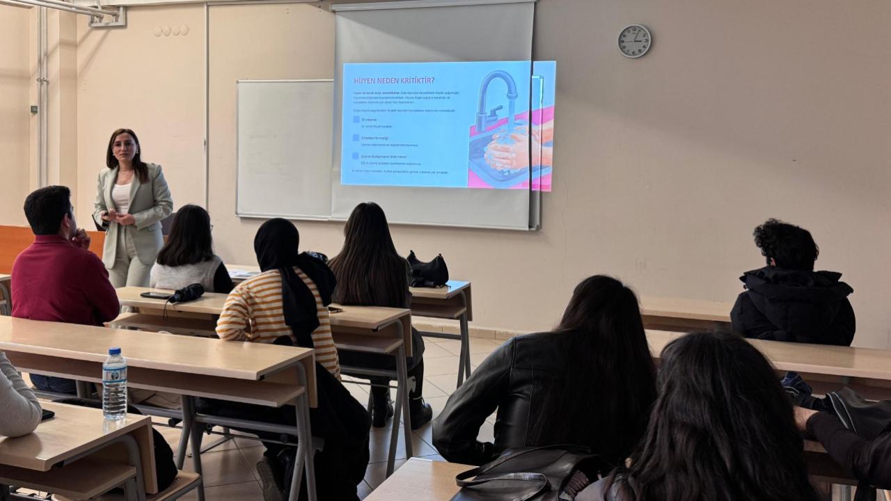 Ağrı’da gıda güvenliği ve hijyen eğitimi verildi