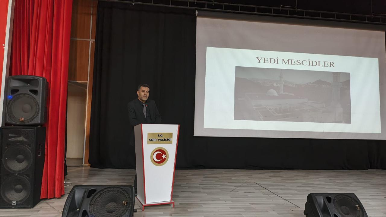 Ağrı’da hacı adaylarına kapsamlı eğitim semineri