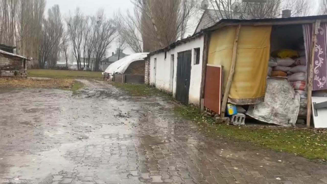 Ağrı’da karla karışık yağmur etkisini sürdürüyor