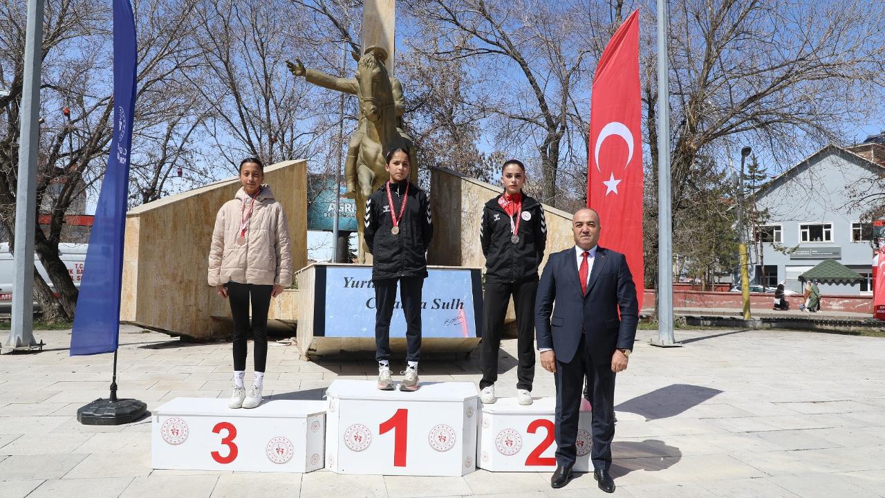 Ağrı’da Kurtuluş Koşusu Yarışmaları Yapıldı