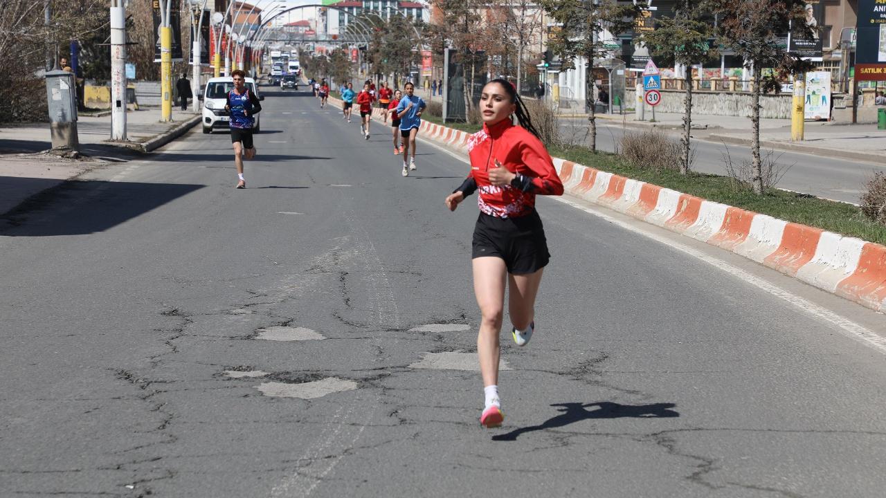 Ağrı’da Kurtuluş Koşusu Yarışmaları Yapıldı
