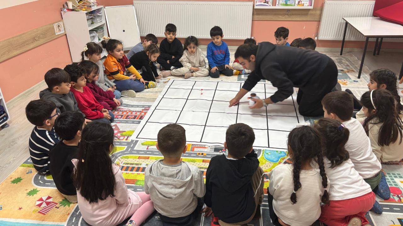 Ağrı’da minikler hem öğrendi hem eğlendi