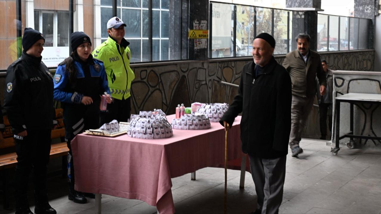 Ağrı’da şehitler için mevlit programı düzenlendi