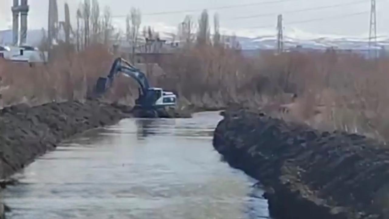 Ağrı’da sel ve taşkın riskine karşı çalışmalar sürüyor