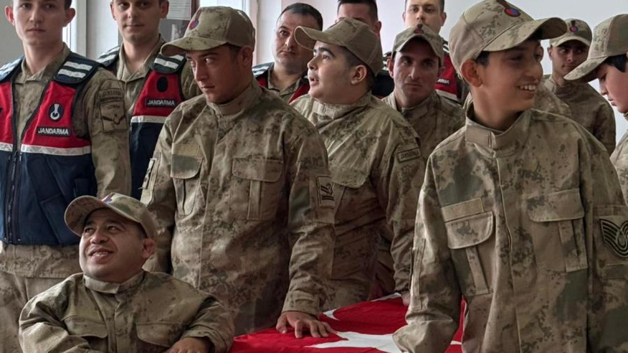 Ağrı’da temsili askerlik programı duygu dolu anlara sahne oldu