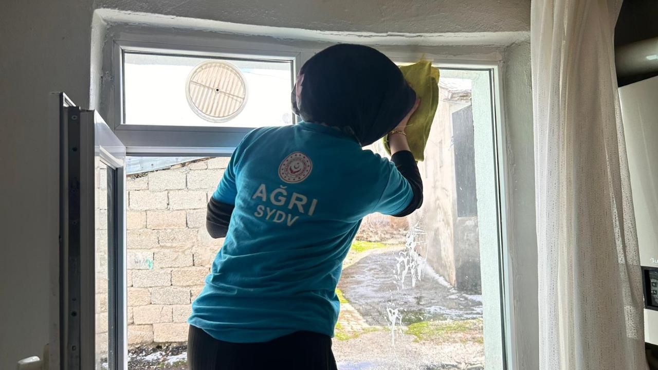 Ağrı’da “Vefa Projesi” ile 1.058 vatandaşa evde destek (Videolu haber)