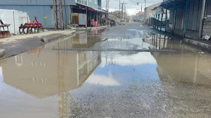 Ağrı’da Yağış Sonrası Yollar Göle Döndü