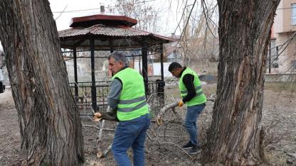 Ağrı’da yeşil alanlarda Bahar mesaisi başladı
