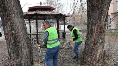 Ağrı’da yeşil alanlarda Bahar mesaisi başladı