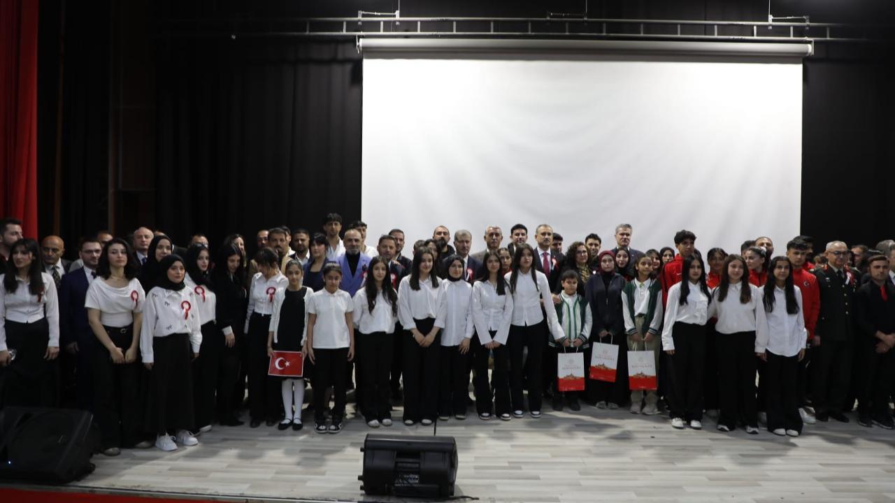 Ağrı’nın kurtuluşunun 108. yıl dönümü törenlerle kutlandı (Videolu Haber)