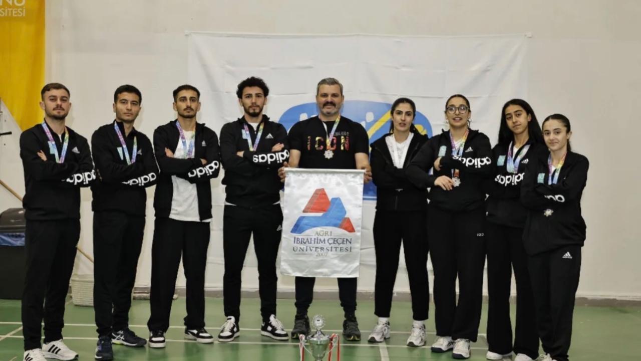 AİÇÜ Badminton Takımı Süper Lig’e Yükseldi