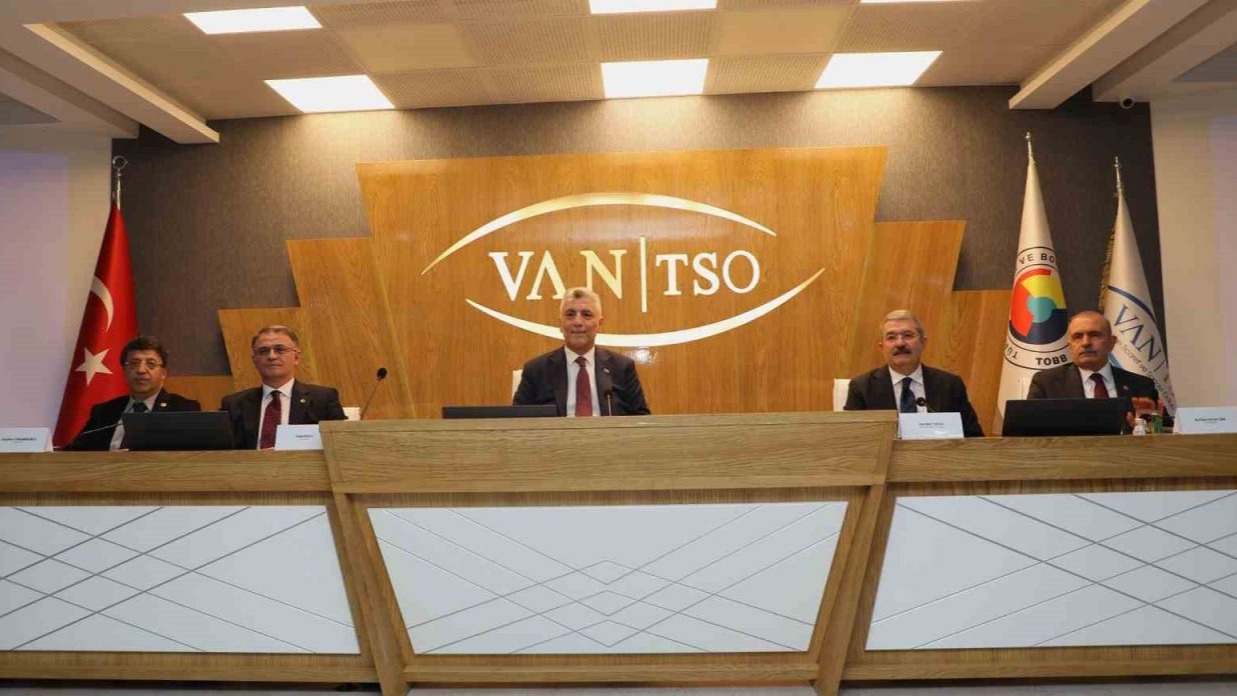 Bakan Bolat, Van TSO’da müjdeyi verdi