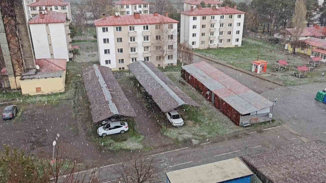 Bitlis’te dolu yağışı