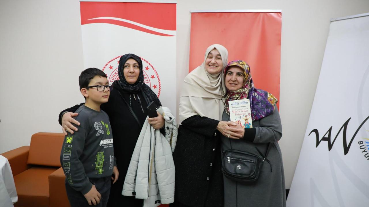 Büyükşehir Belediyesi Erciş’te Aile Semineri Düzenledi