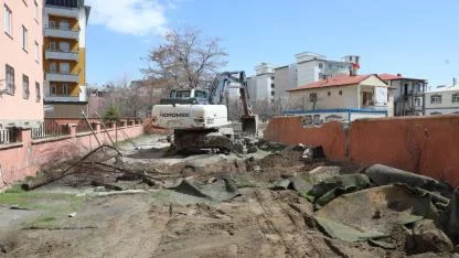 Erciş Eski Peynirciler Çarşısı’nda Yeni Yol Açıldı