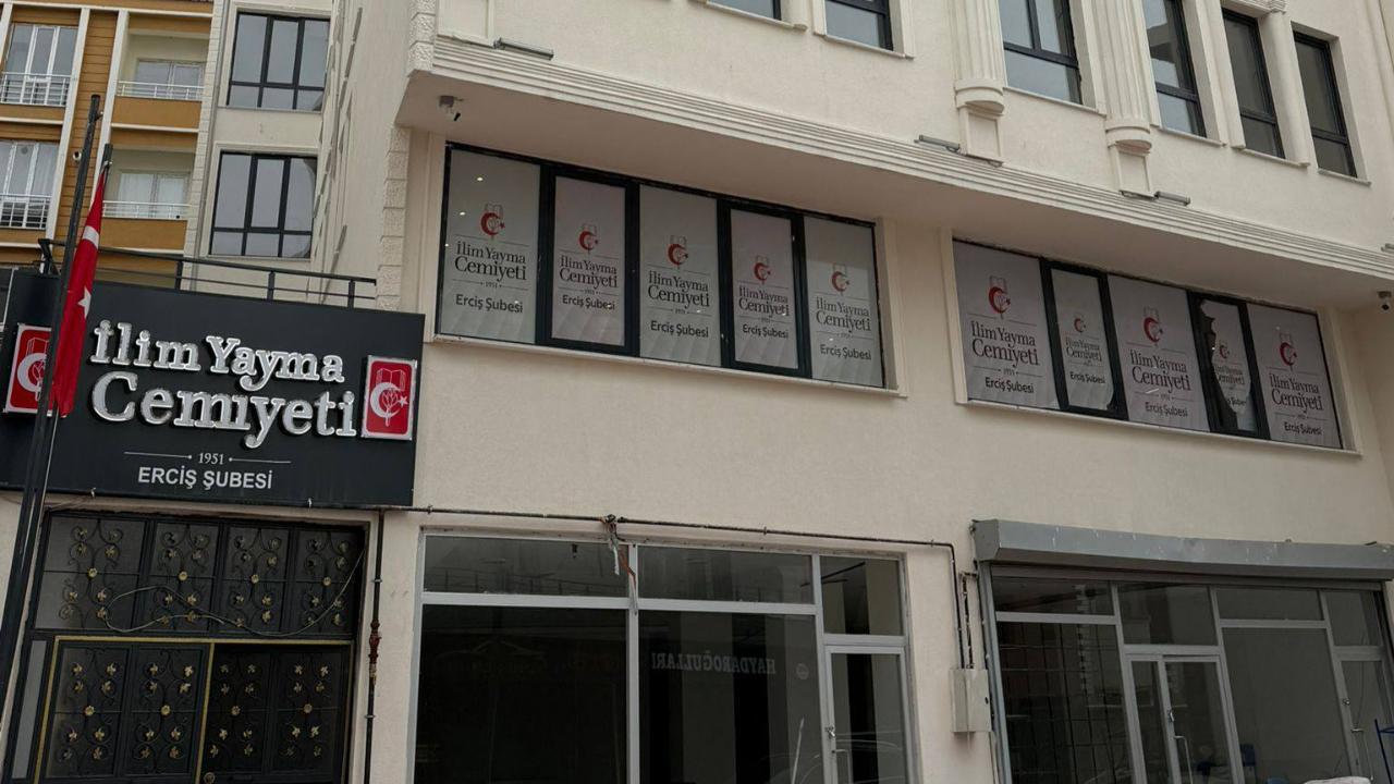 Erciş İlçe İlim Yayma Cemiyetinden açılışa doğru