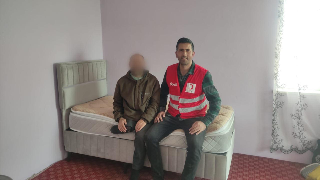 Erciş Kızılay’dan Anlamlı Yardım