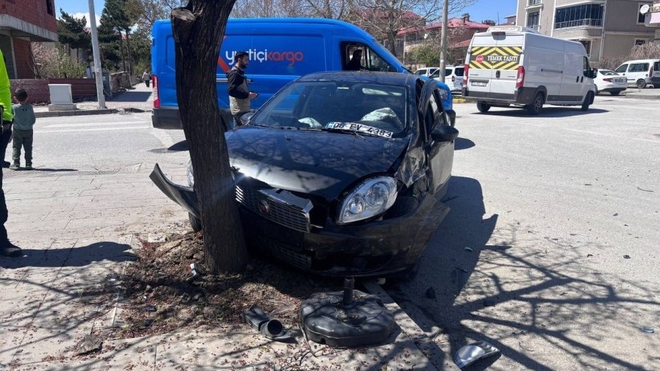 Erzincan’da trafik kazası: 3’ü çocuk 6 yaralı