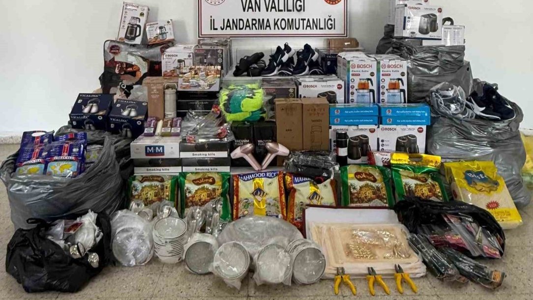 Jandarma Van’da gümrük kaçağı malzeme ele geçirdi